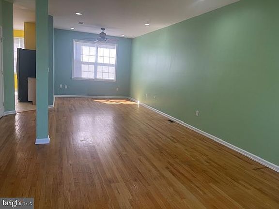 3rd image of 9 Shelley Cir