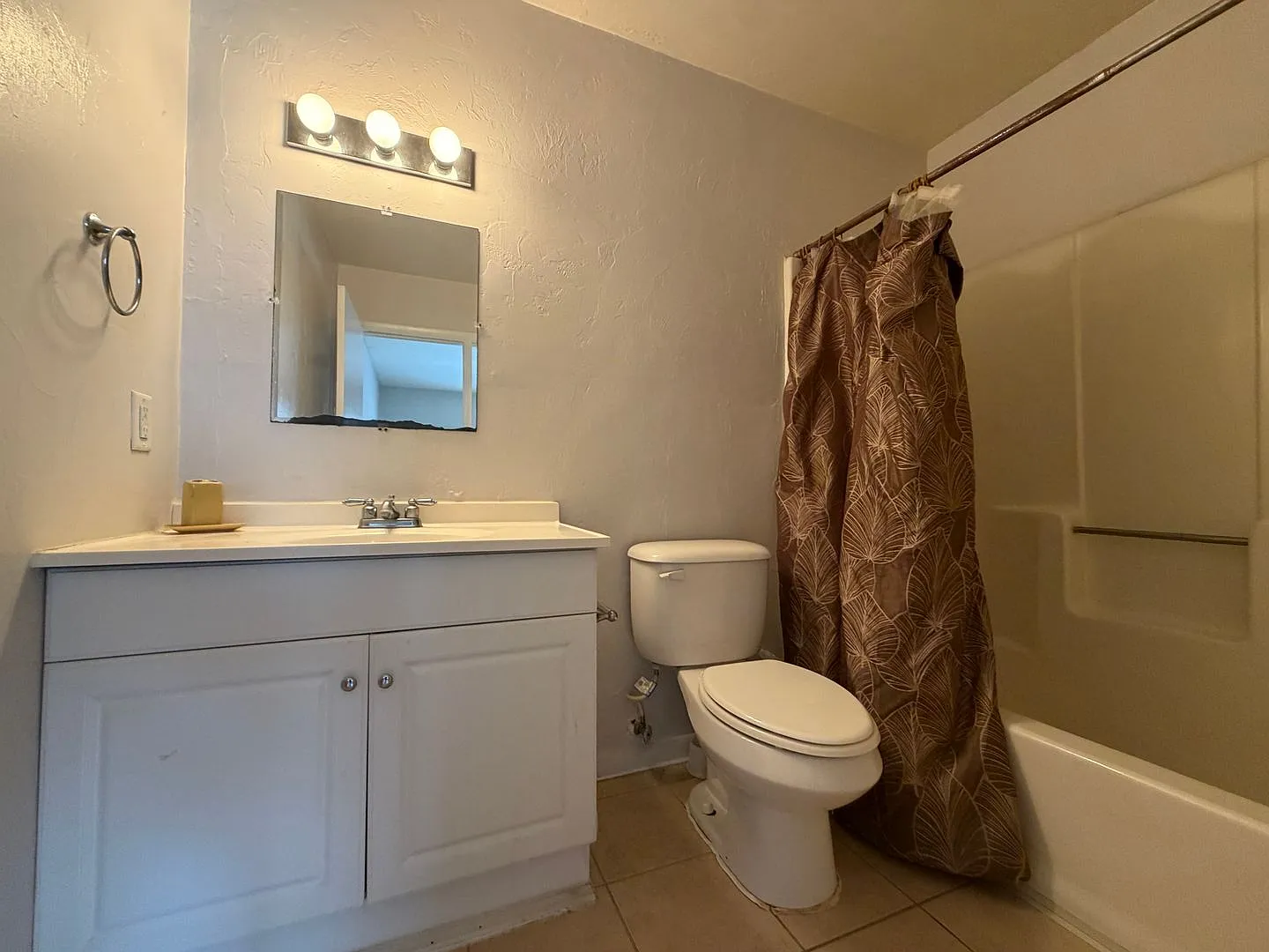 2-Bedroom, 2-Bath Condo Near UF, Shands and Downtown Gainesville — Photo 2