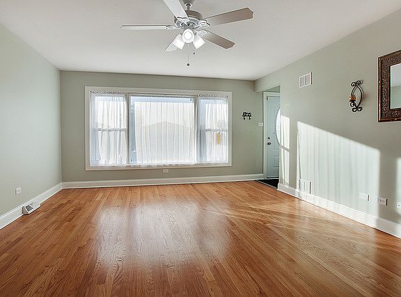 2nd image of 371 Marquette Ave