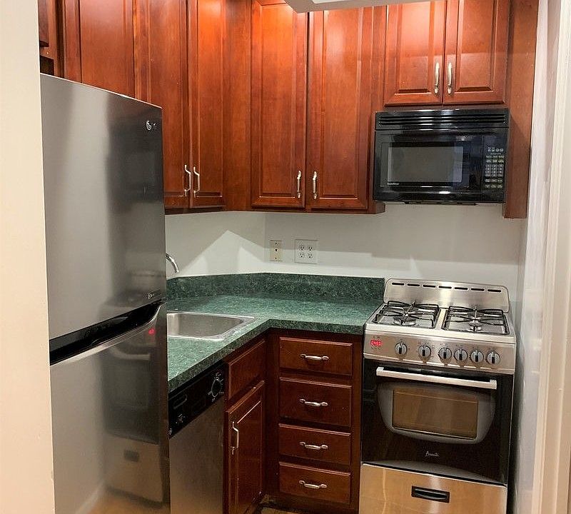 1st image of 137 W 82nd St APT 1A