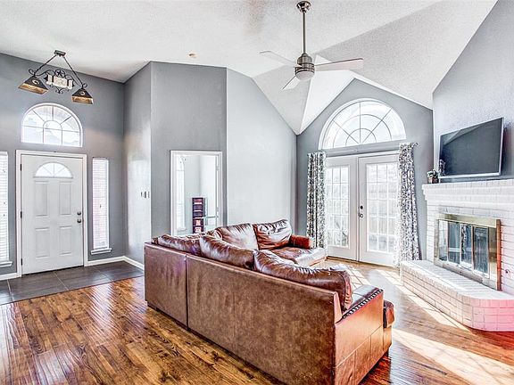 3rd image of 6730 Conestoga Dr
