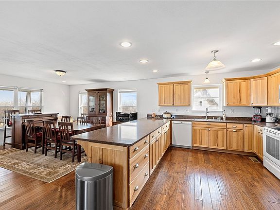 4th image of 660 Pendergraft Rd