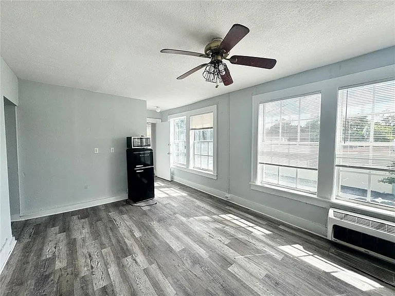 704 Cordova Dr #4 — Photo 7