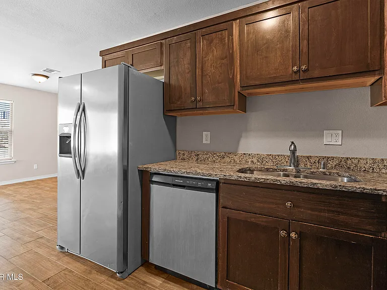 8804 Eclipse St #B — Photo 14