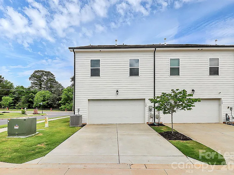 720 Herlong Ave — Photo 32