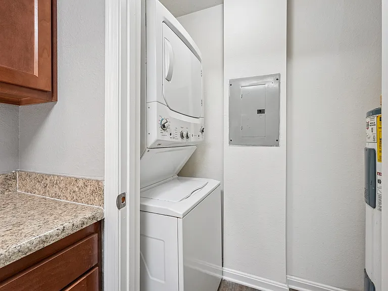Glen Ridge Commons Apartments — Photo 7