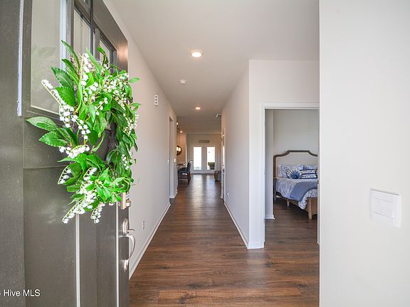 2nd image of 568 Banbury Lane