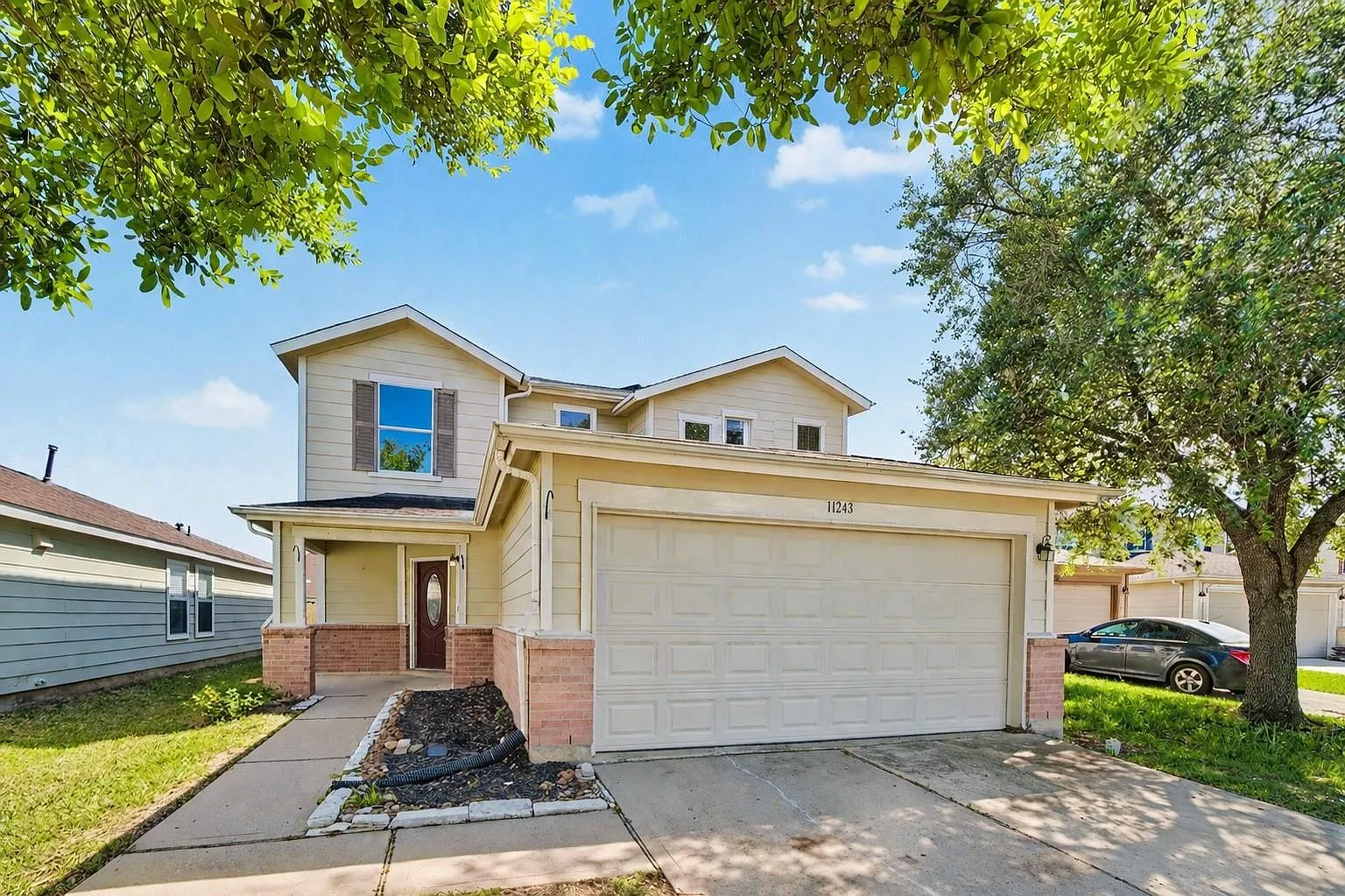 3 bed, 2602 sqft, $2,200 — Photo 1