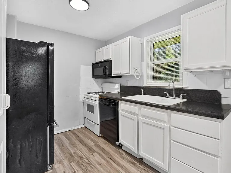 7534 Blanding Dr — Photo 5
