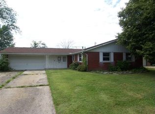 425 Meadow Wood Dr, Springfield, OH 45505