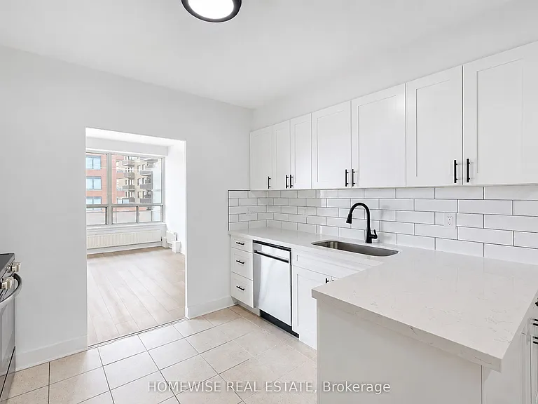 2500 Bathurst St #307 — Photo 2