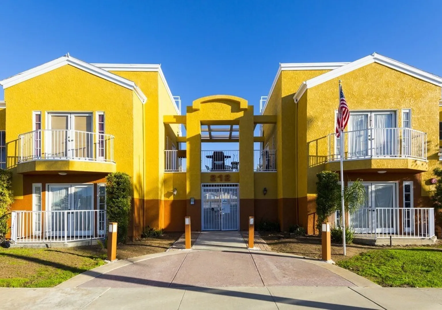 212 S. Orange Ave — Photo 1