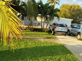 332 Ponte Vedra Rd, Palm Springs, FL 33461