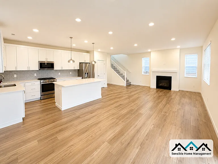 10616 SE 272nd Pl — Photo 2