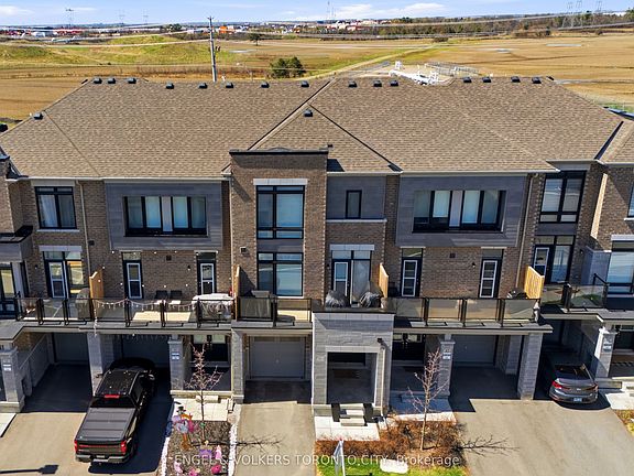 2nd image of 43 Holyrood Cres