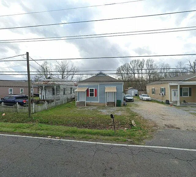 1233 N Airline Ave #B — Photo 1