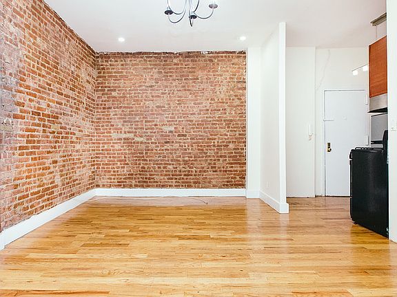 2nd image of 206 Scholes St APT 8