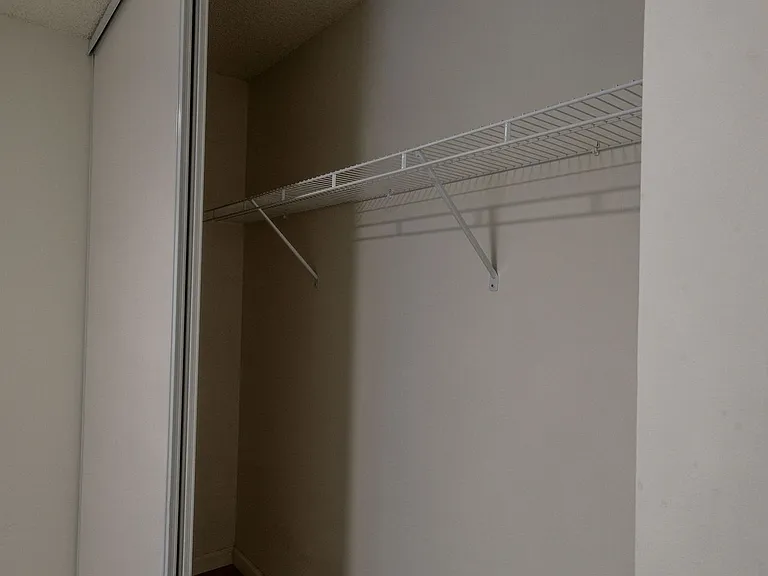 Pointe Apartments — Photo 19