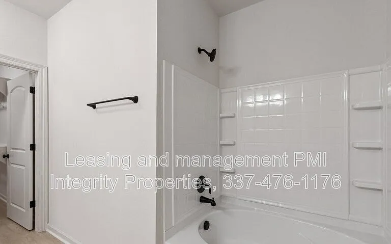 105 Foster Grove Dr — Photo 8