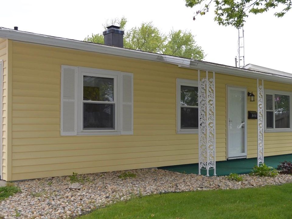 Charming 3 bedroom 1 bath home