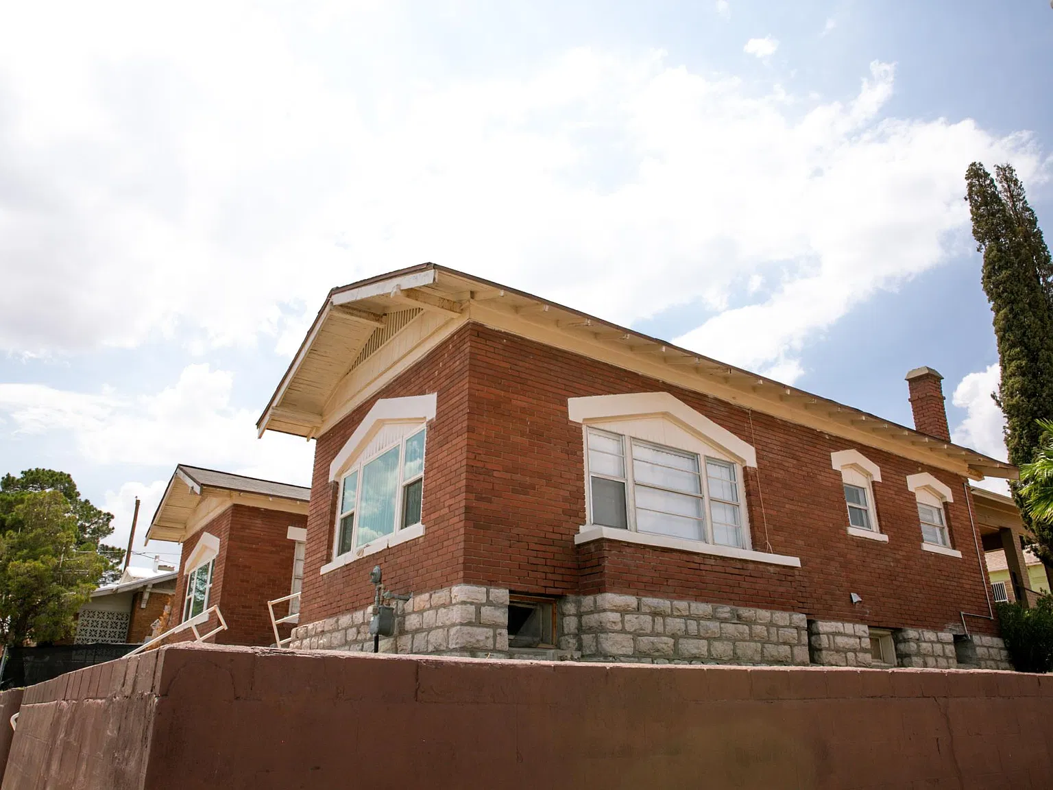 2 bed, 1025 sqft, $1,625 — Photo 1