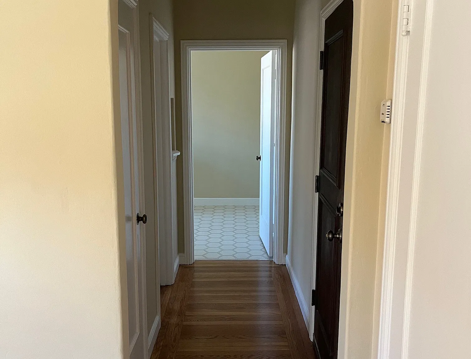 Studio, $2,300 — Photo 4