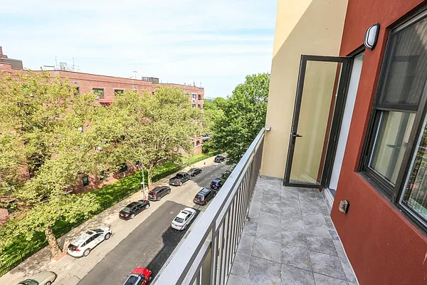 Rented by Project Queens LLC | media 9