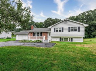 95 Chapel Hill Rd, North Haven, CT 06473