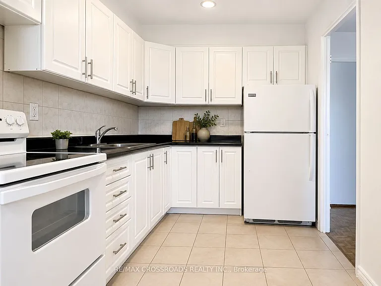 1181 Ellesmere Rd #406 — Photo 7
