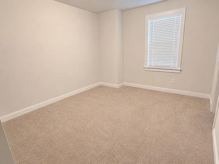 835 Chalkstone Ln — Photo 31