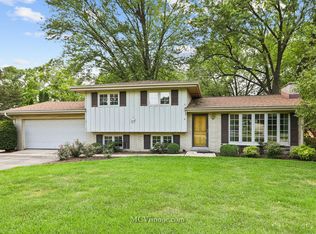 11S471 Oakwood Ave, Lemont, IL
