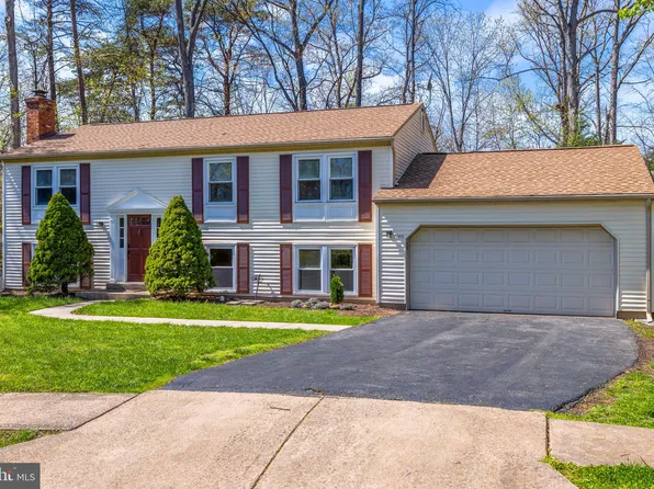 12870 Graypine Pl, Herndon, VA 20170