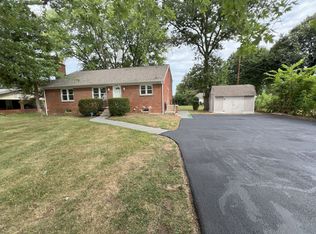 6996 Clover Hill Dr, Frederick, MD 21702