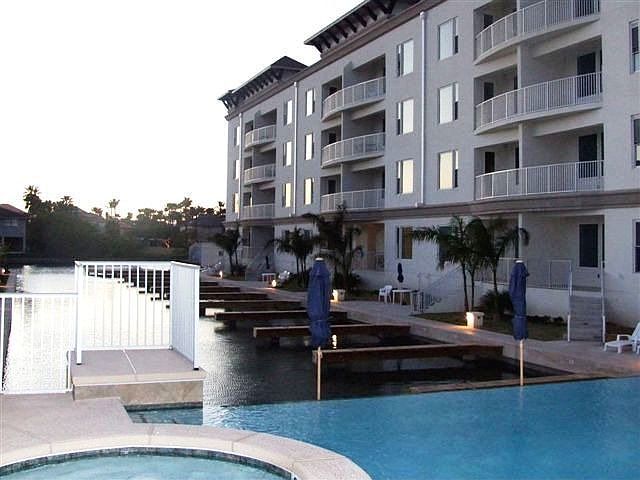 1st image of 5909 Padre Blvd