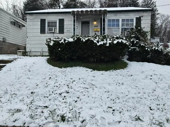 1533 Hoffman Ave, Clarksburg, WV 26301