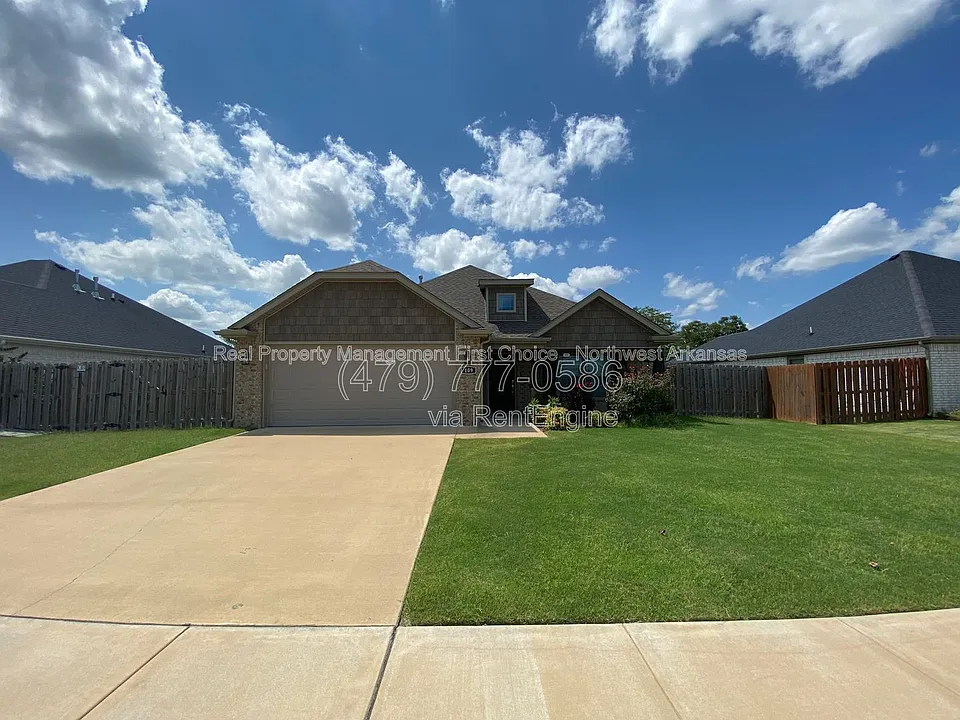 109 S Geranium Ln