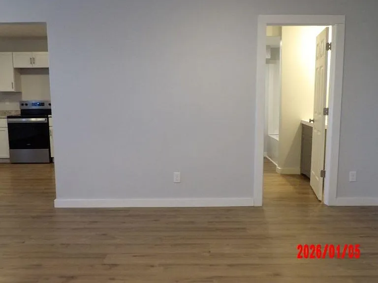 1211 E 4th St #26 — Photo 3