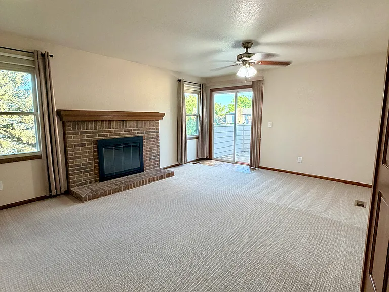 10657 W Roxbury Ave — Photo 9
