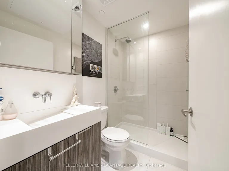 20 Richardson St #1009 — Photo 5