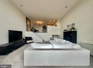 1200 N Nash St APT 230, Arlington, VA