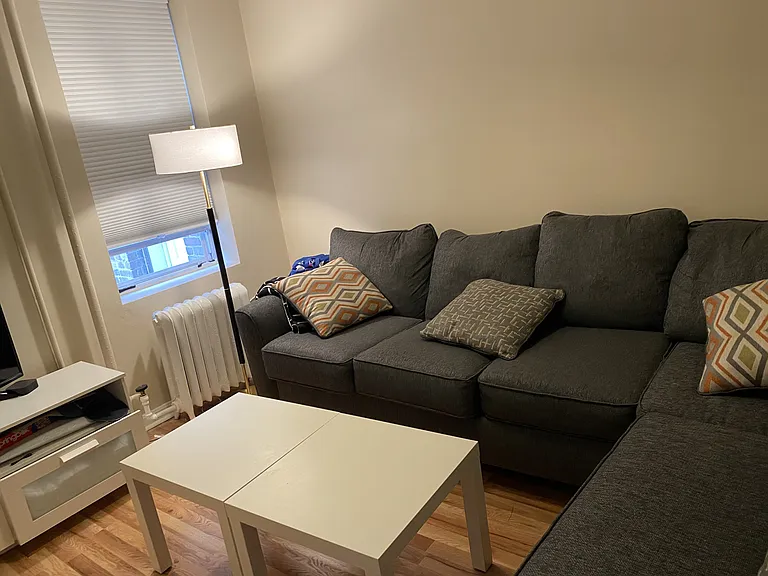 220 Hanover St #5 — Photo 21