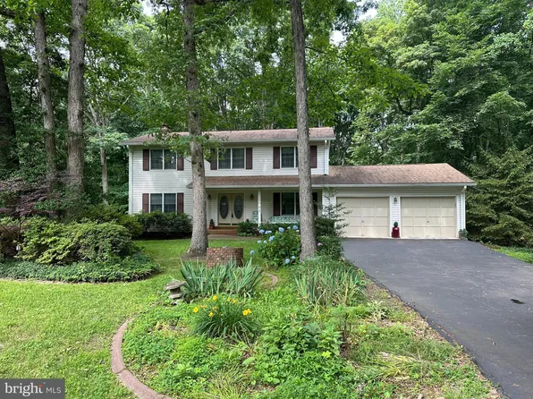 13068 Saint Andrews Ct, Woodbridge, VA 22192