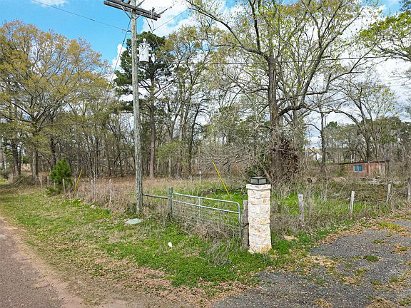 4th image of 1004 Kelley Rd