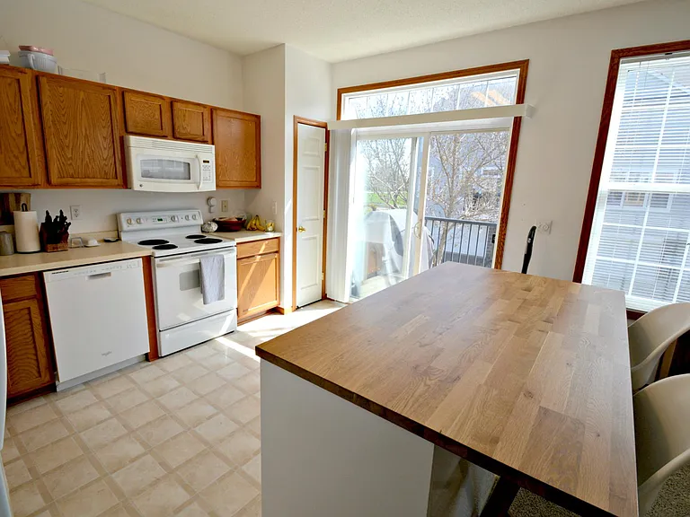 15728 Fox Cir — Photo 3