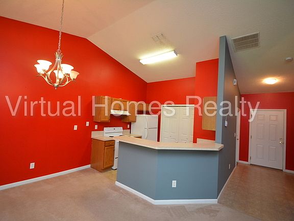 3rd image of 25 Wood Amber Ln