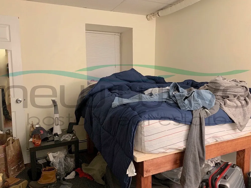 4 bed, 999 sqft, $6,000 — Photo 4