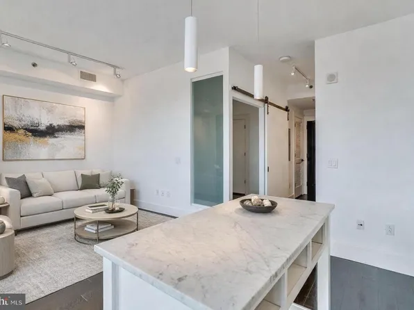 1011 M St NW Unit 606, Washington, DC 20001