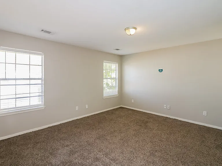 8206 Holmwood Dr — Photo 14
