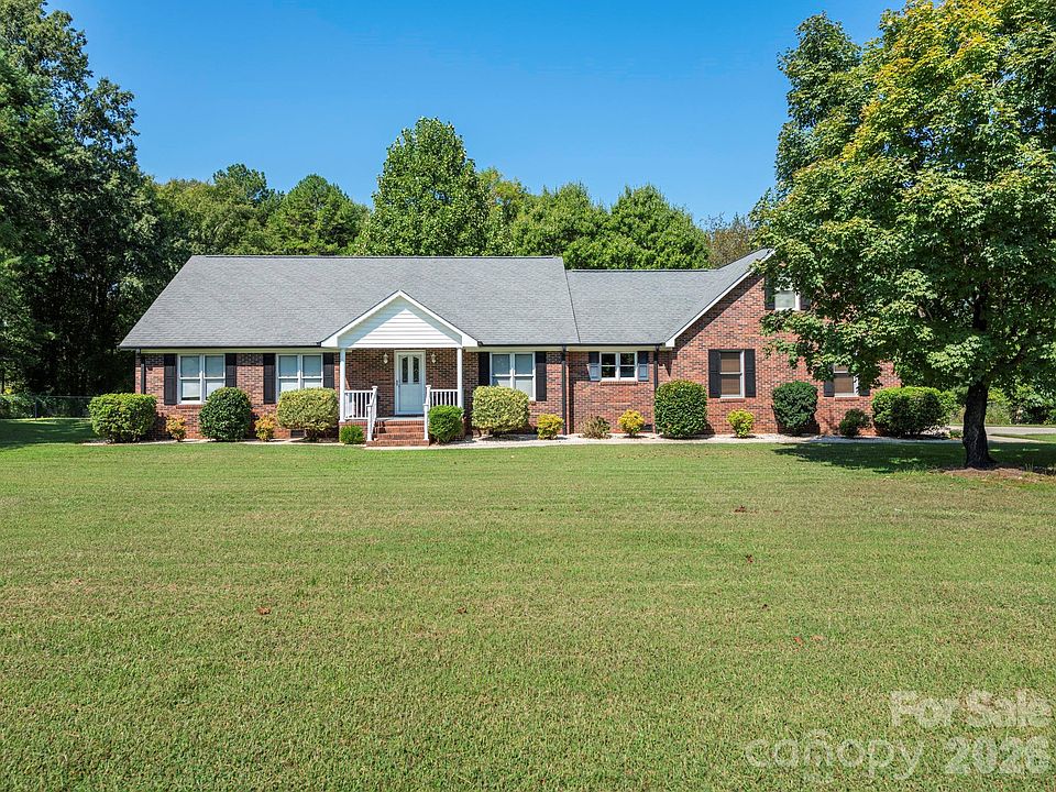 1st image of 2434 Plantation Rd NW