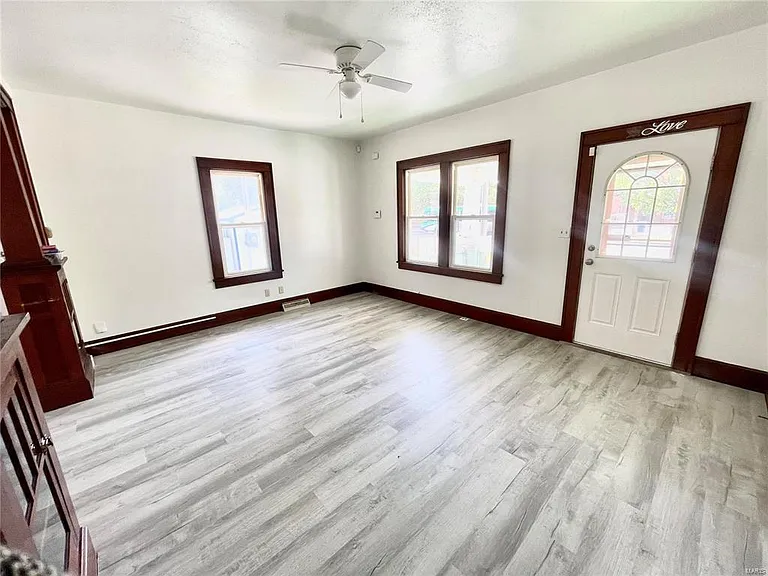 1623 Main St — Photo 5
